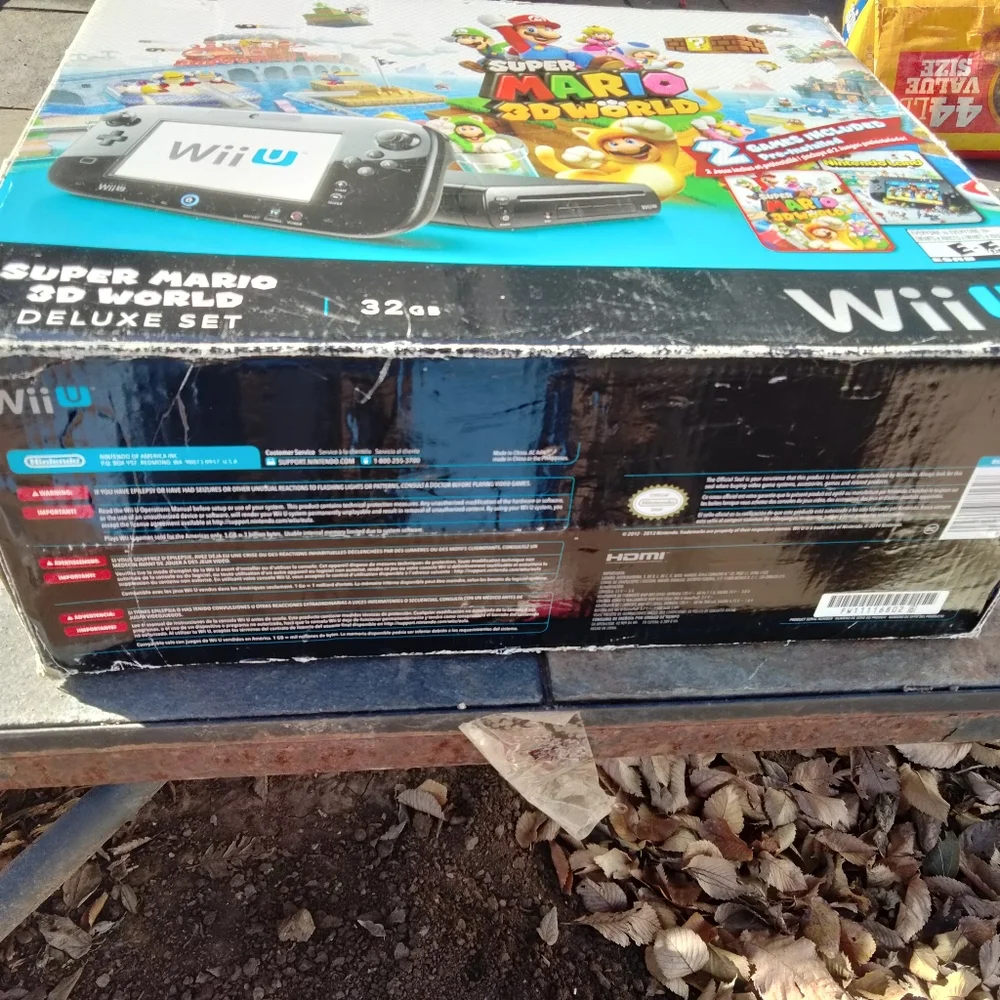 Nintendo Wii U Super Mario 3D World Deluxe Set 32GB Black Console